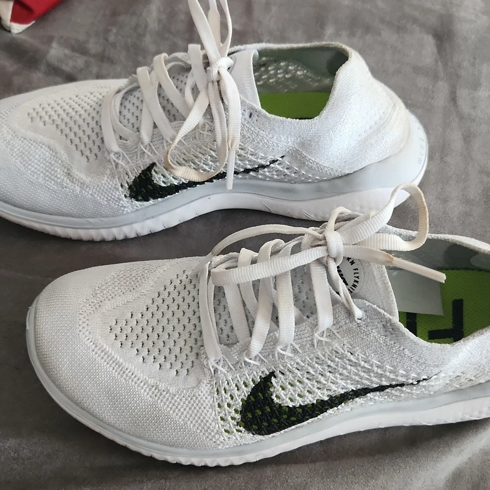 Nike White and Black Knit Sneakers - Picture 2 of 6